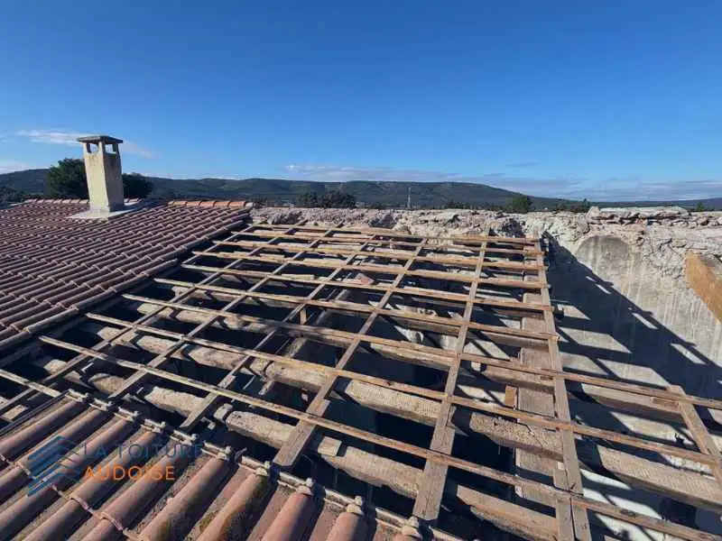 dépose de tuiles avant rénovation de la couverture